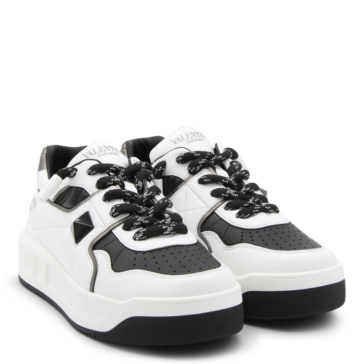 WHITE AND BLACK LEATHER SNEAKERS