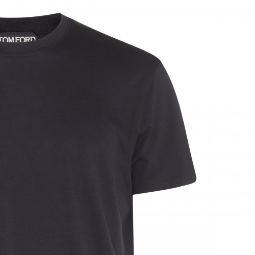 BLACK T-SHIRT