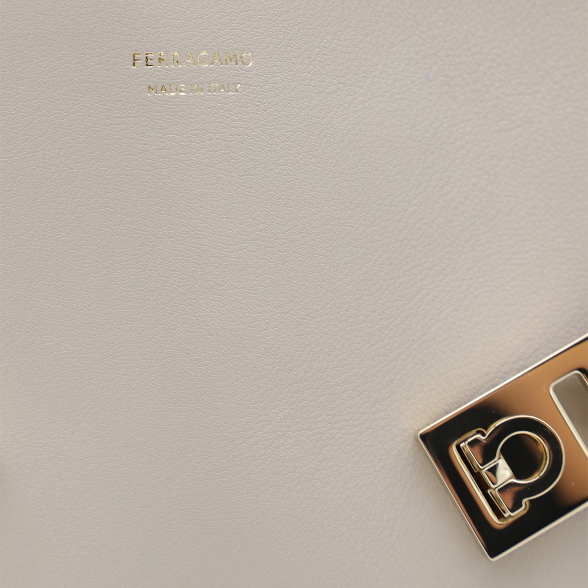 LIGHT GREY LEATHER HUG SOFT SHOULDER BAG