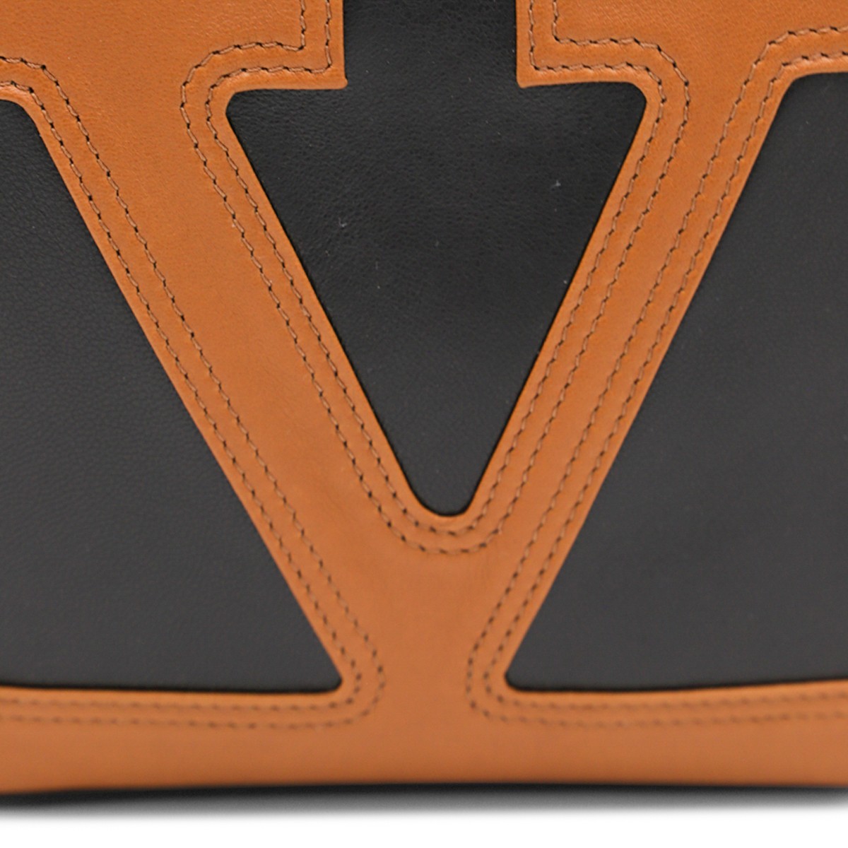 BLACK AND BROWN LEATHER CROSSBODY BAG