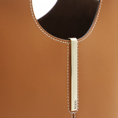 BROWN LEATHER TOP HANDLE BAG