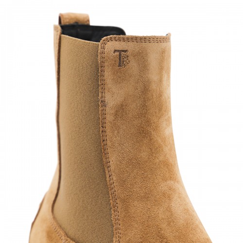 BROWN LEATHER BOOTS