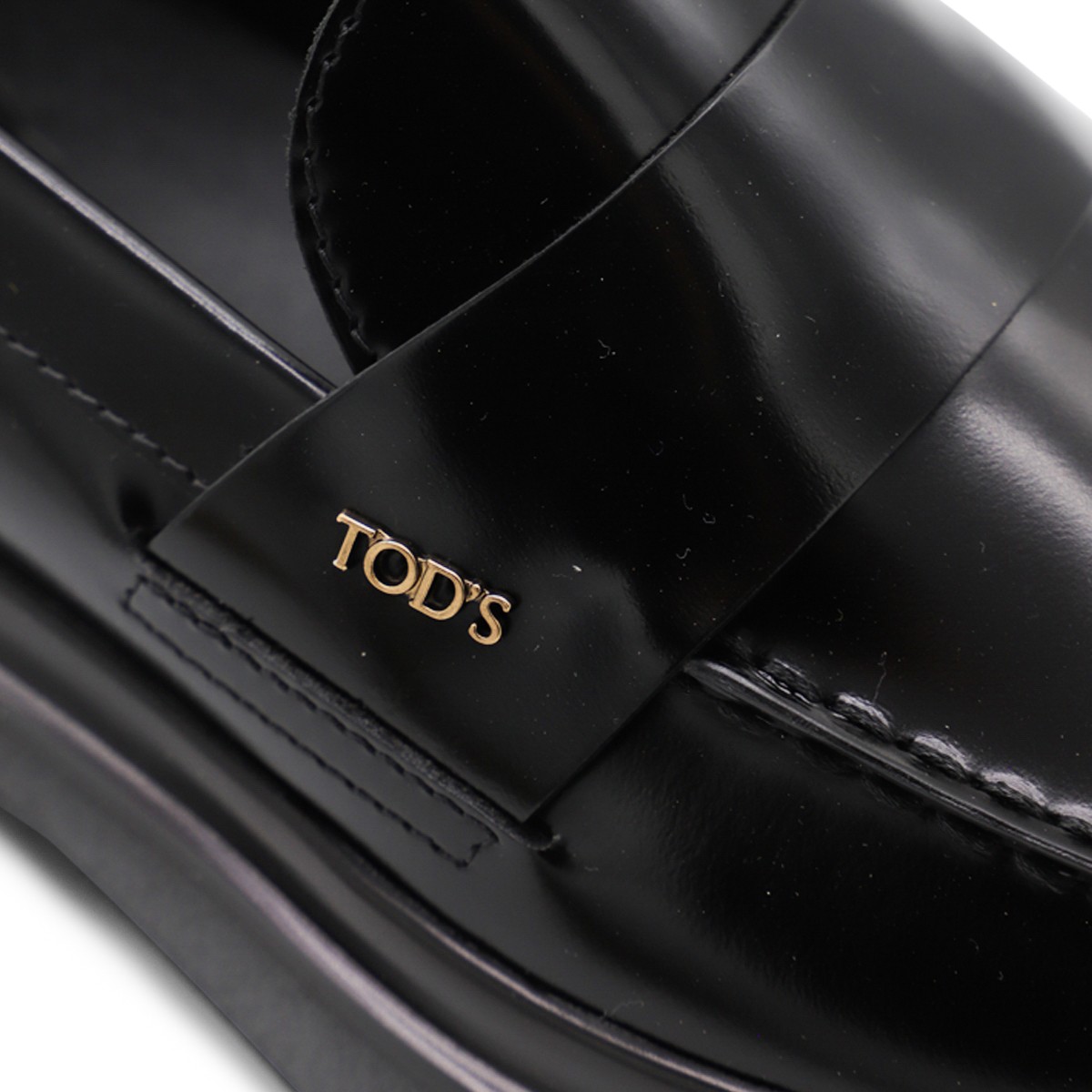 BLACK LEATHER LOAFERS