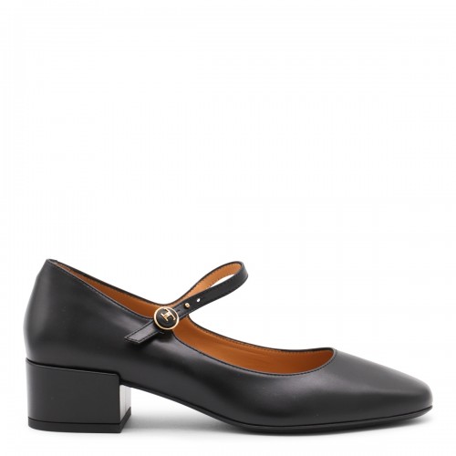 BLACK LEATHER PUMPS