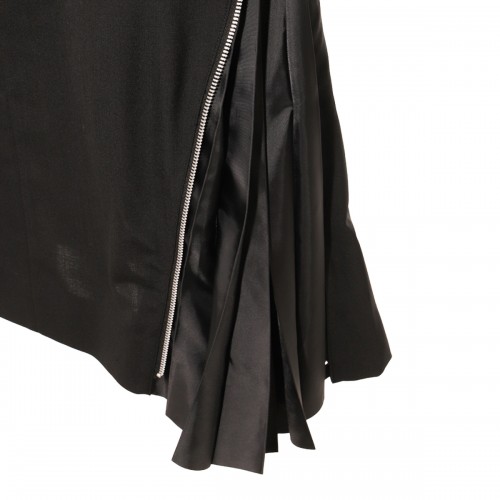 BLACK SKIRT