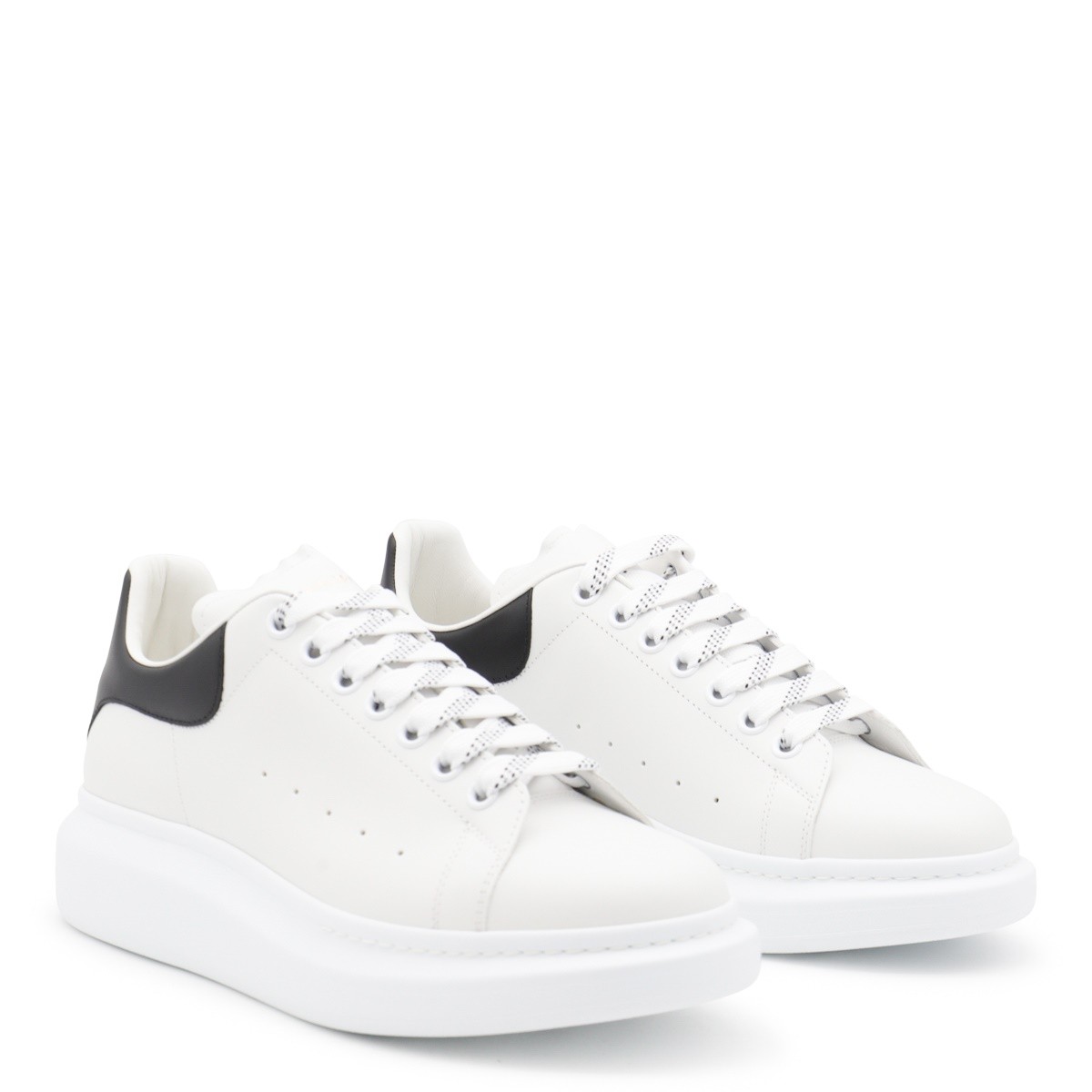 WHITE AND BLACK LEATHER SNEAKERS