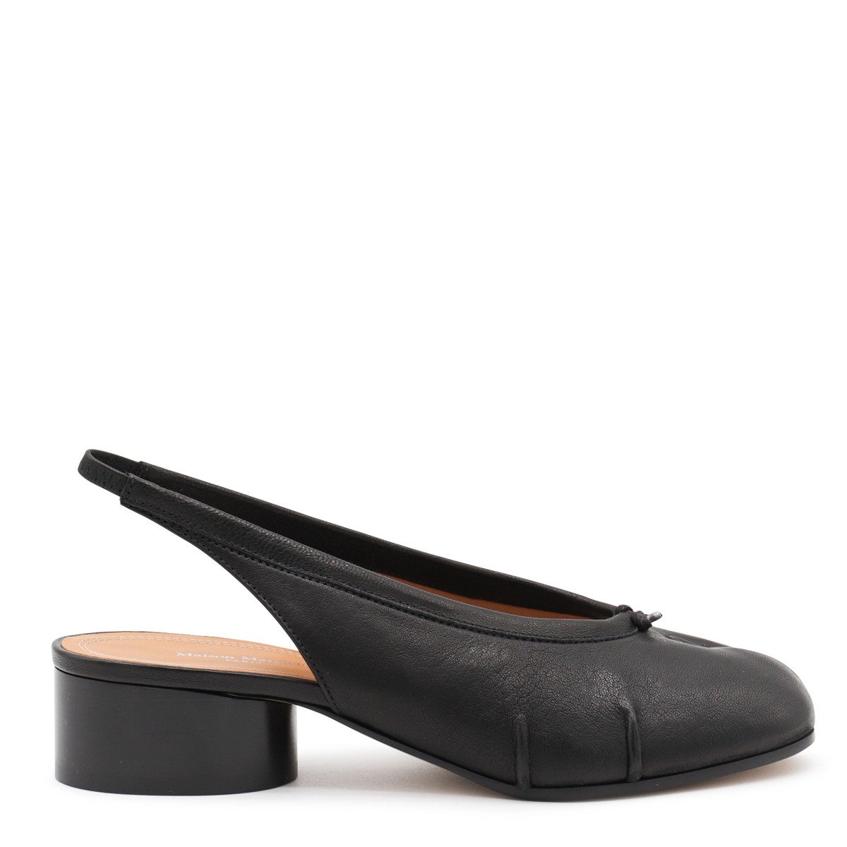 BLACK LEATHER PUMPS