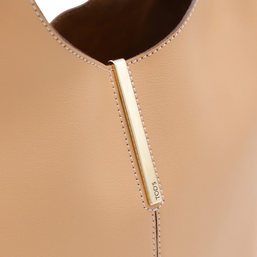 BEIGE LEATHER TOP HANDLE BAG