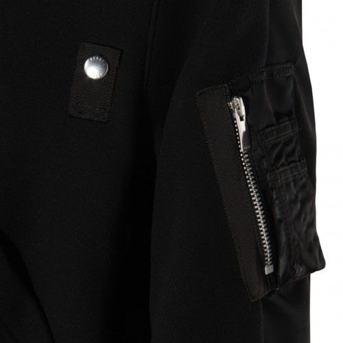 BLACK SWEATSHIRT