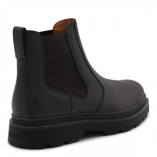 BROWN LEATHER CHELSEA BOOTS