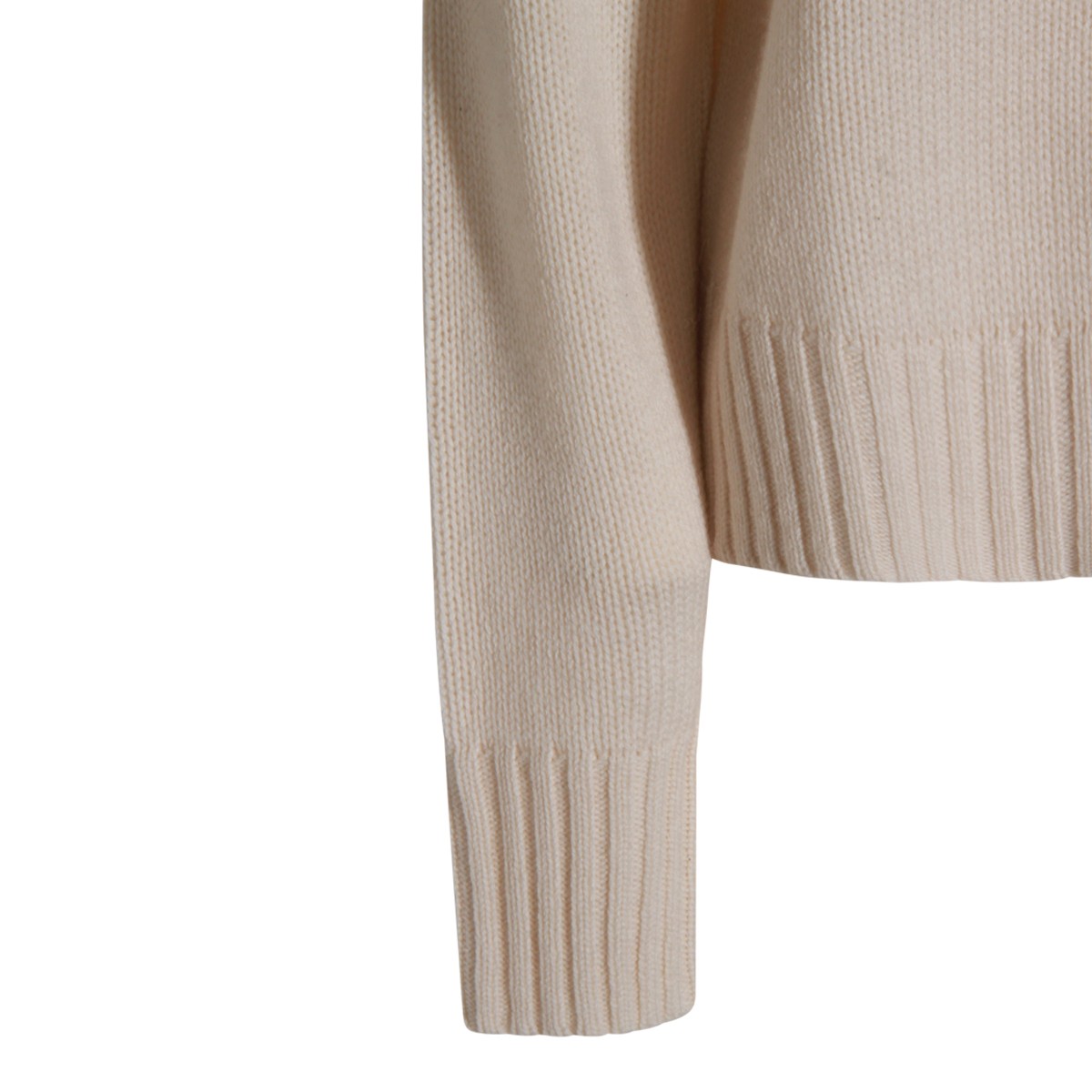 WHITE WOOL KNITWEAR