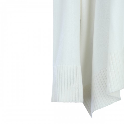 WHITE CASHMERE KNITWEAR