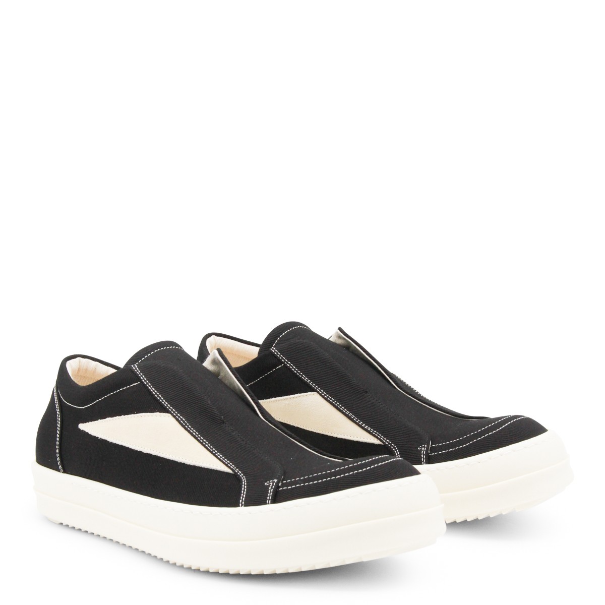 BLACK AND WHITE LEATHER LACELESS... BLACK AND WHITE LEATHER LACELESS...