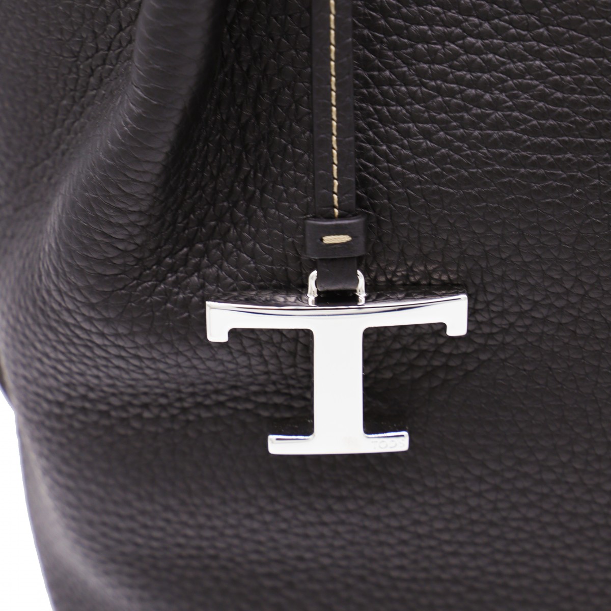 BLACK LEATHER BUZ TOTES BLACK LEATHER BUZ TOTES