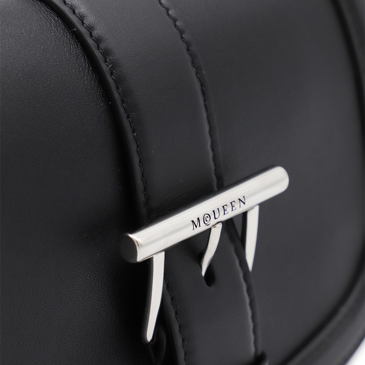 BLACK LEATHER SHOULDER BAG