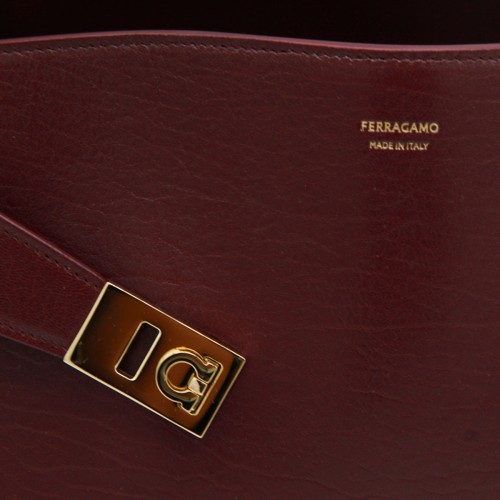 PURPLE LEATHER HUG S SHOULDER BAG