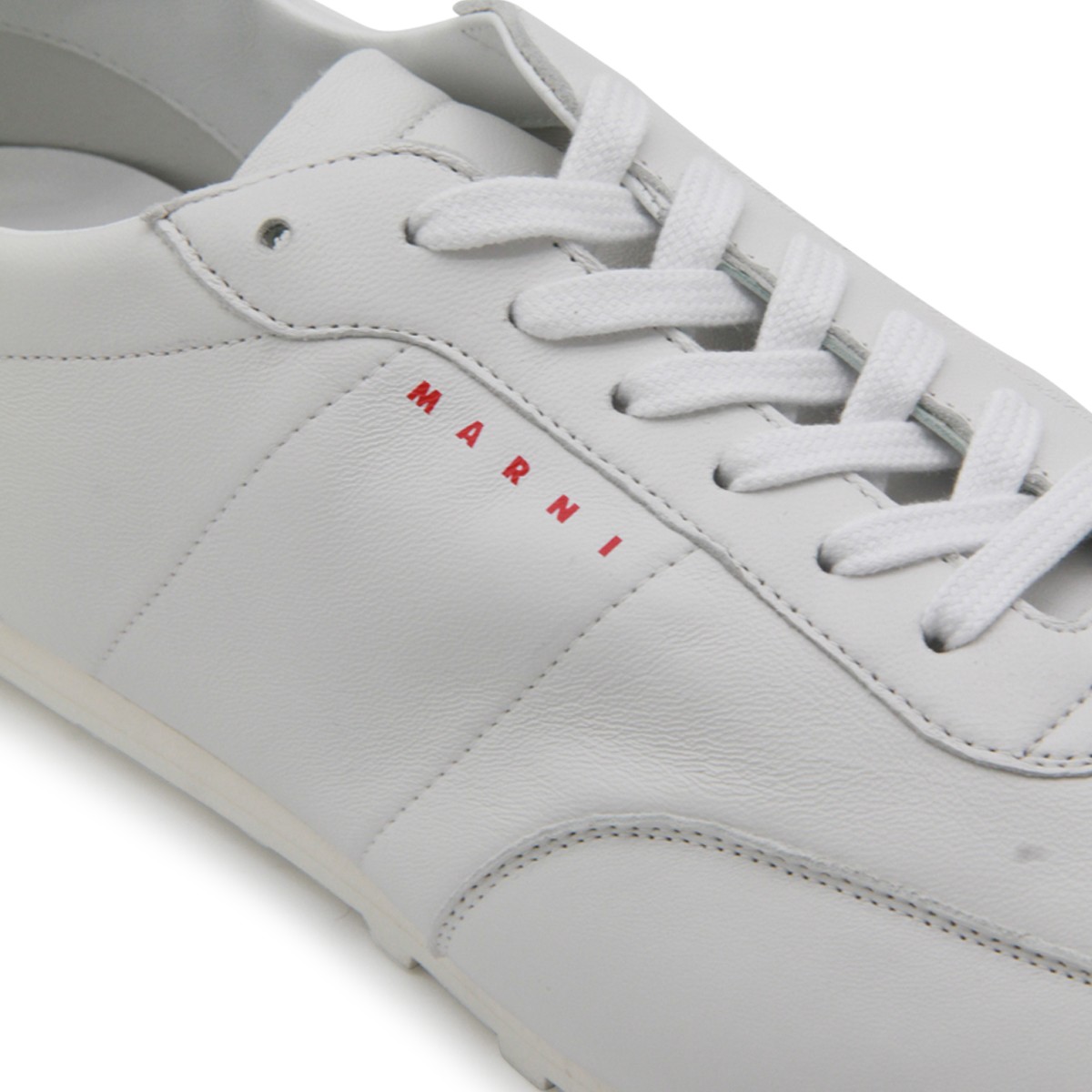 WHITE LEATHER SOFTY SOCCER SNEAKERS