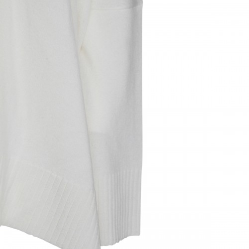 WHITE CASHMERE KNITWEAR
