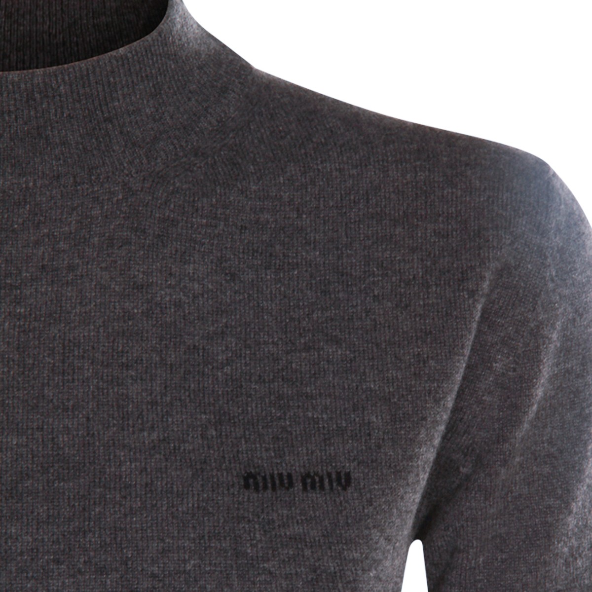 GREY CASHMERE KNITWEAR