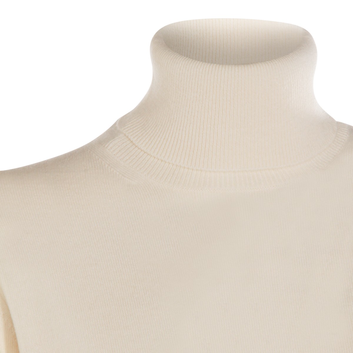 WHITE CASHMERE KNITWEAR