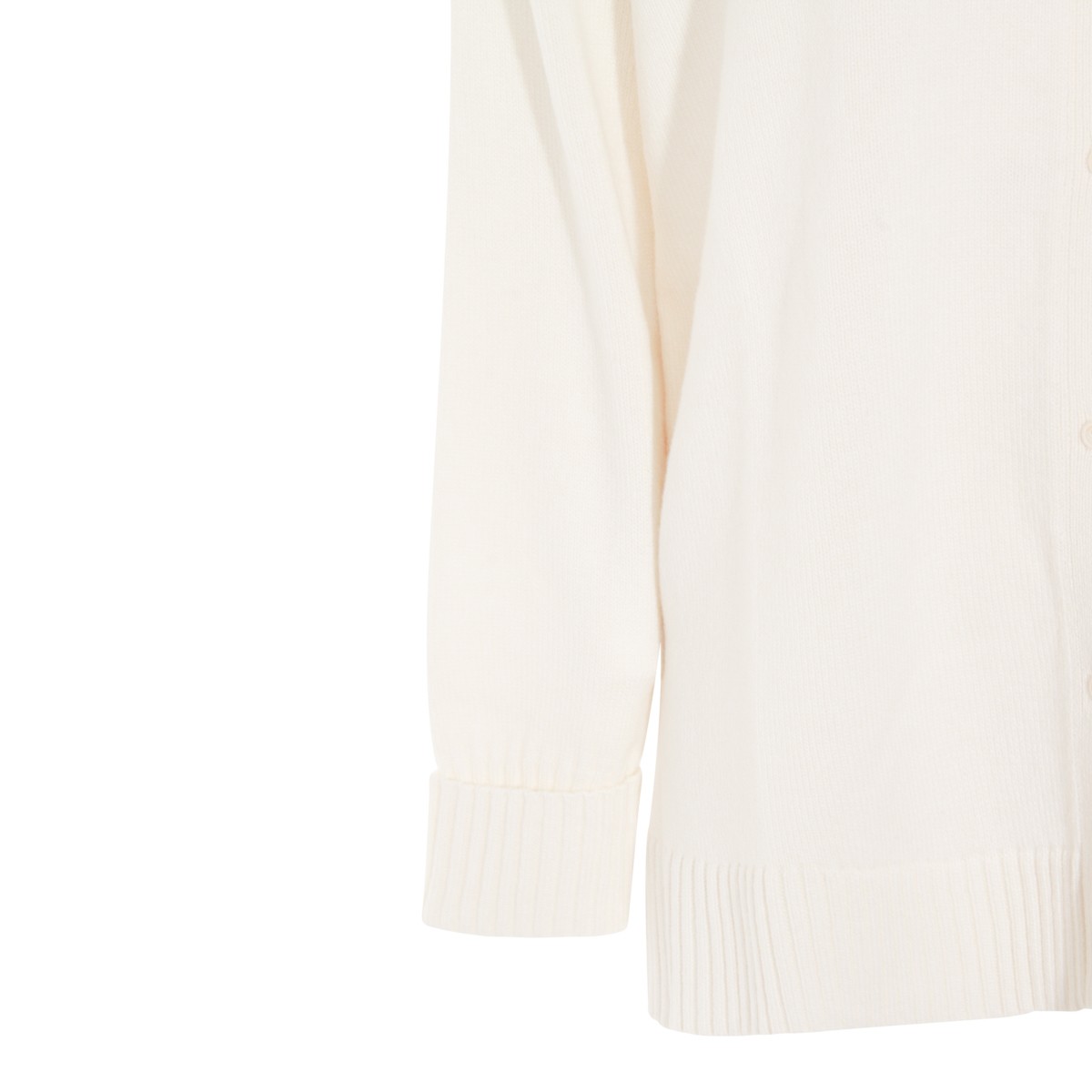 WHITE WOOL BULL KNITWEAR