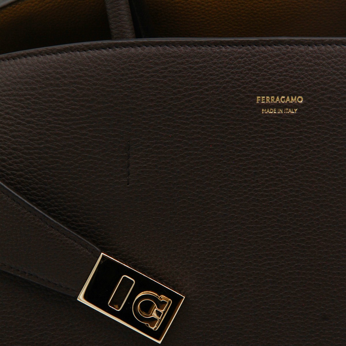 BROWN LEATHER HUG TH M TOP HANDLE BAG BROWN LEATHER HUG TH M TOP HANDLE BAG