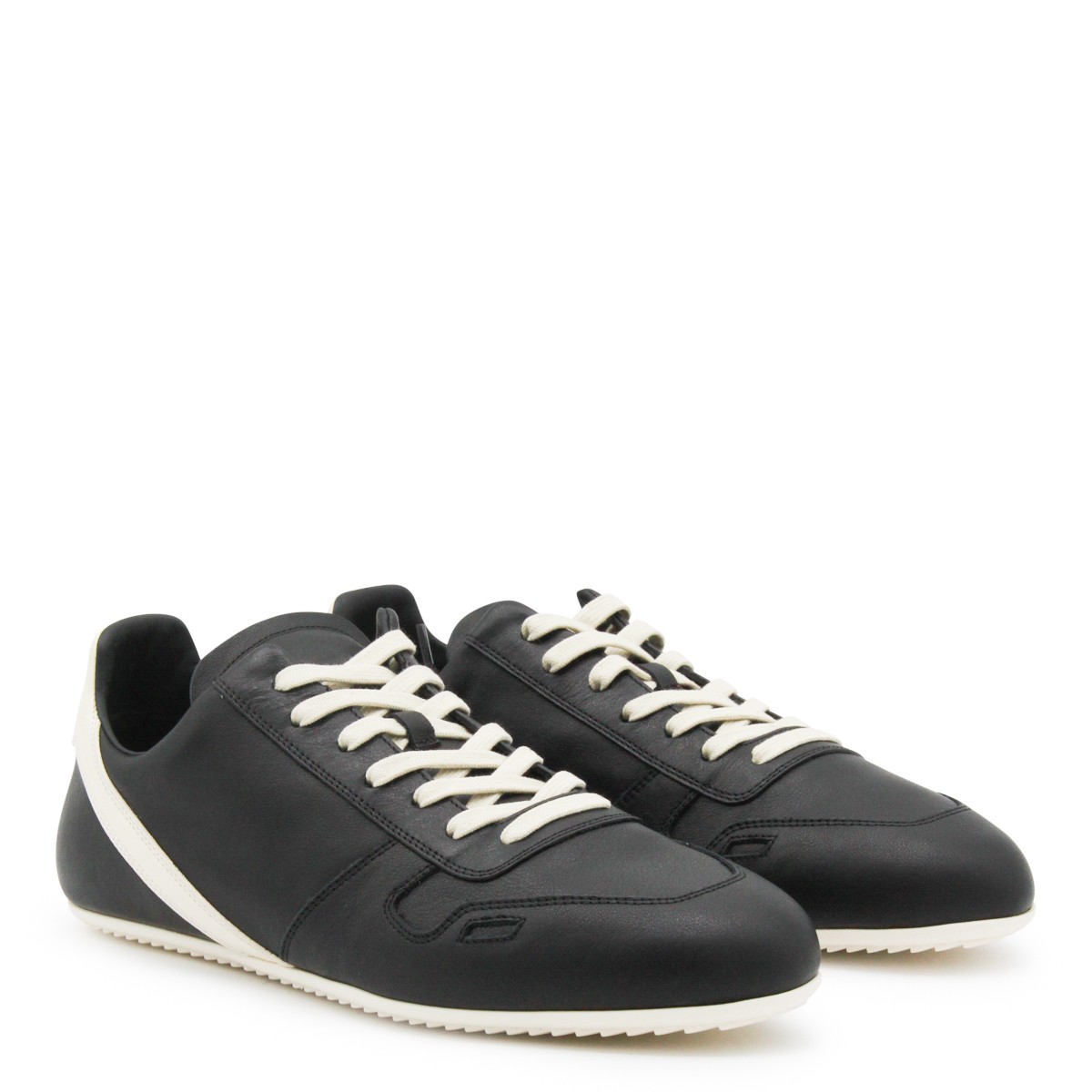BLACK LEATHER MINIMAL SNEAKERS