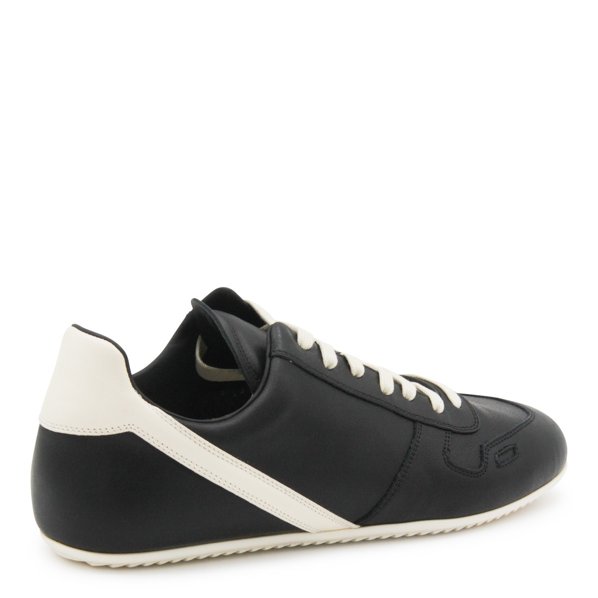 BLACK LEATHER MINIMAL SNEAKERS