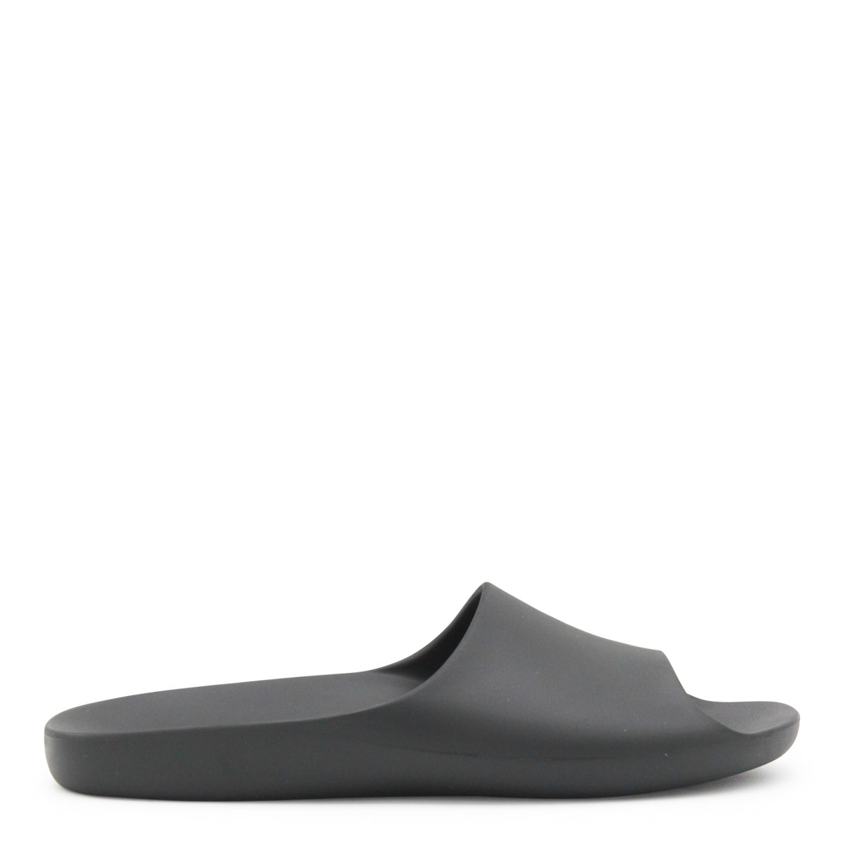 BLACK FLATS