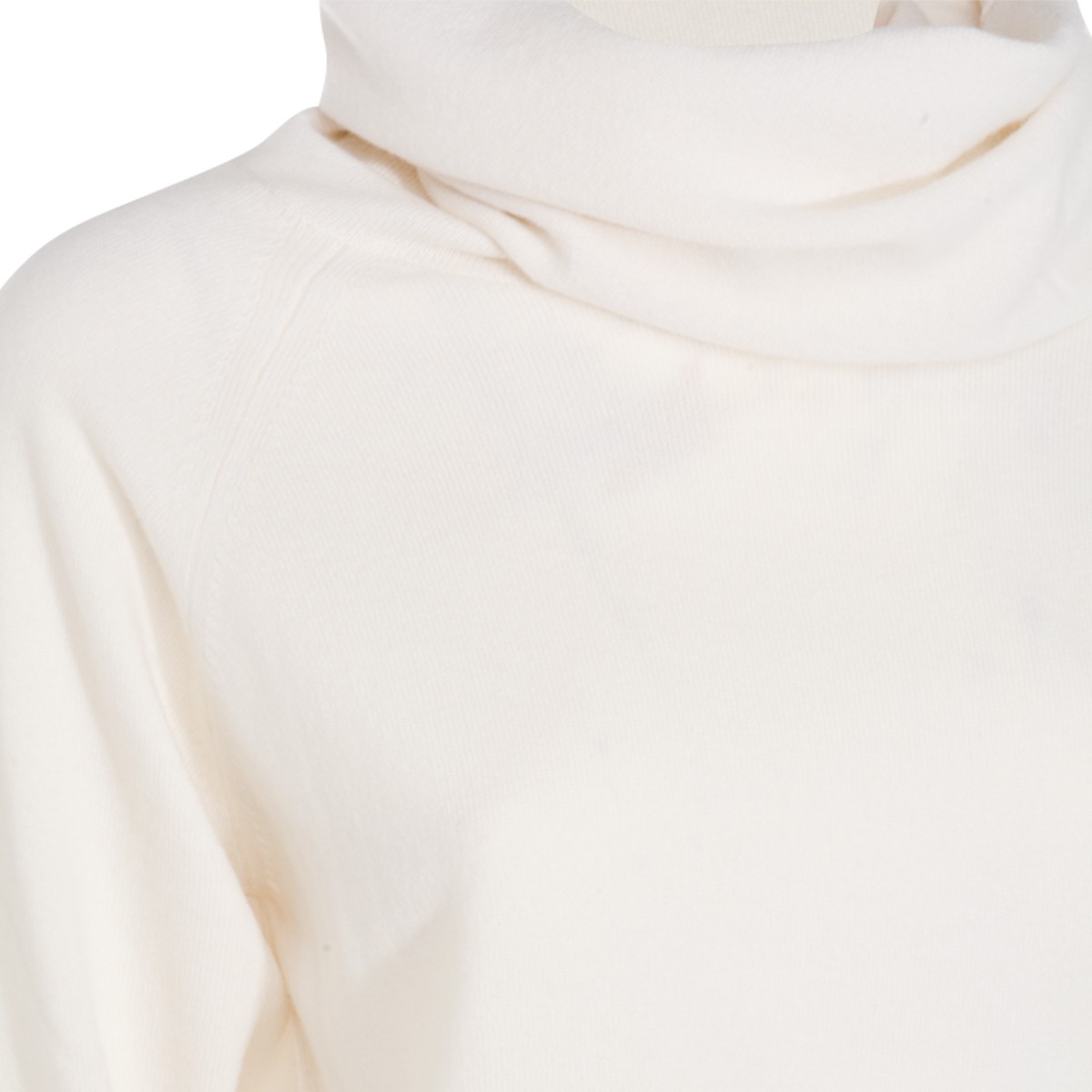 WHITE CASHMERE KNITWEAR