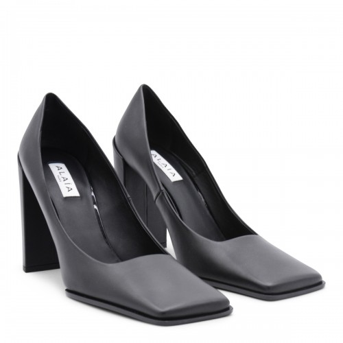 BLACK LEATHER PUMPS