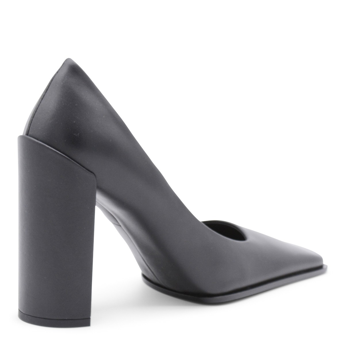 BLACK LEATHER PUMPS