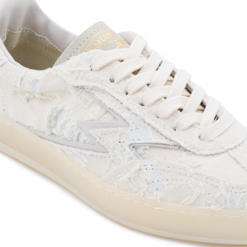 WHITE SNEAKERS