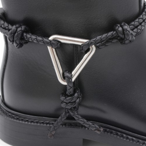 BLACK LEATHER BOOTS