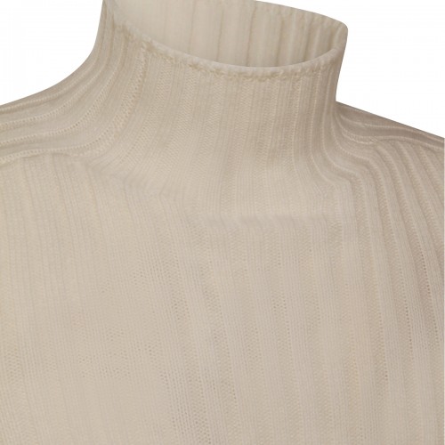 WHITE CASHMERE KNITWEAR