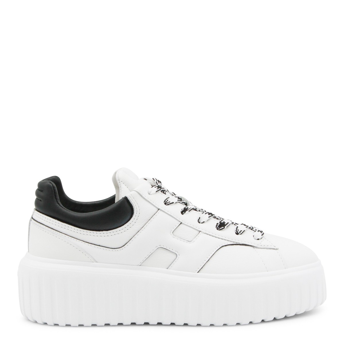 WHITE AND BLACK LEATHER SNEAKERS