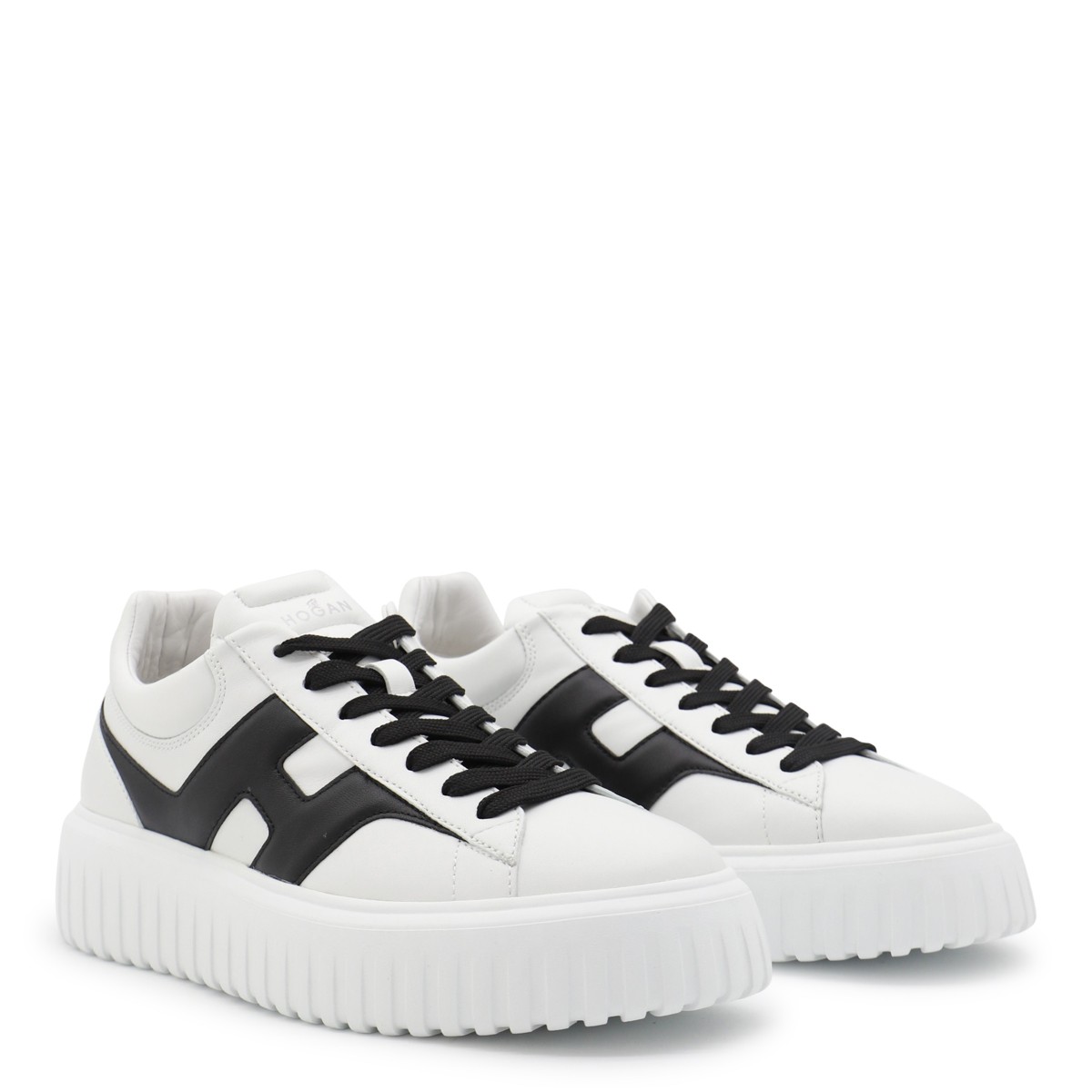 WHITE AND BLACK LEATHER SNEAKERS