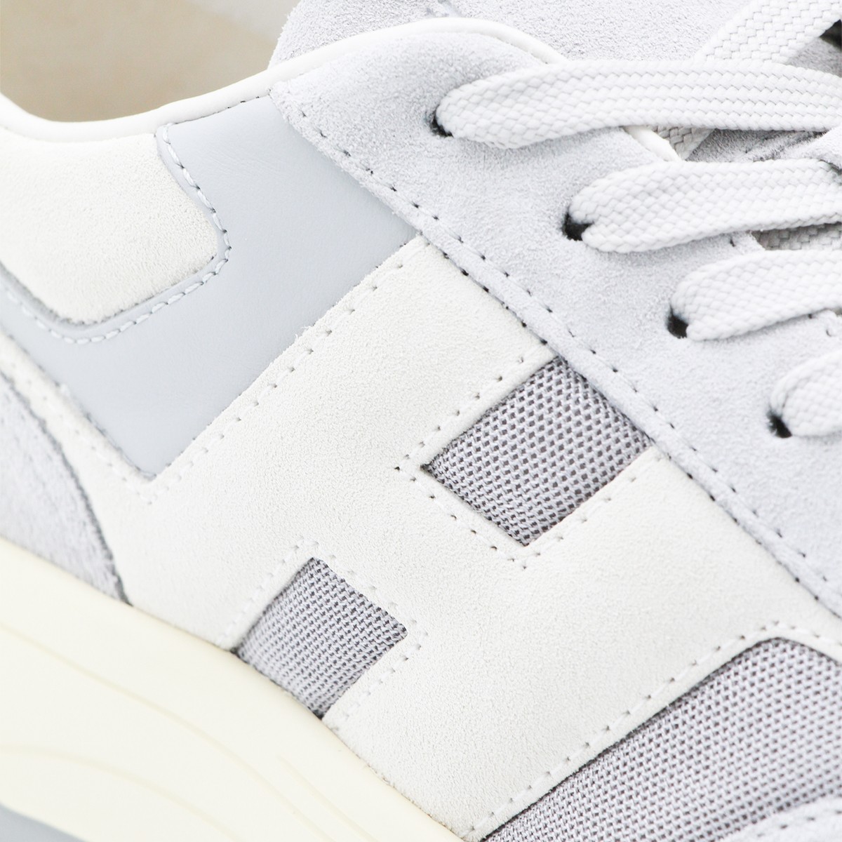 GREY LEATHER SNEAKERS