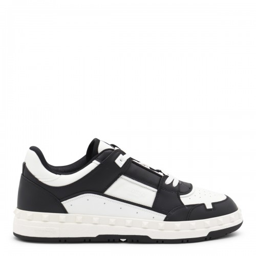 BLACK AND WHITE LEATHER SNEAKERS