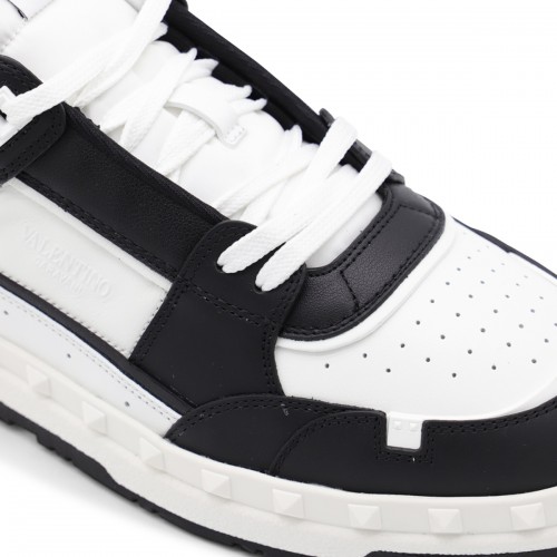 BLACK AND WHITE LEATHER SNEAKERS