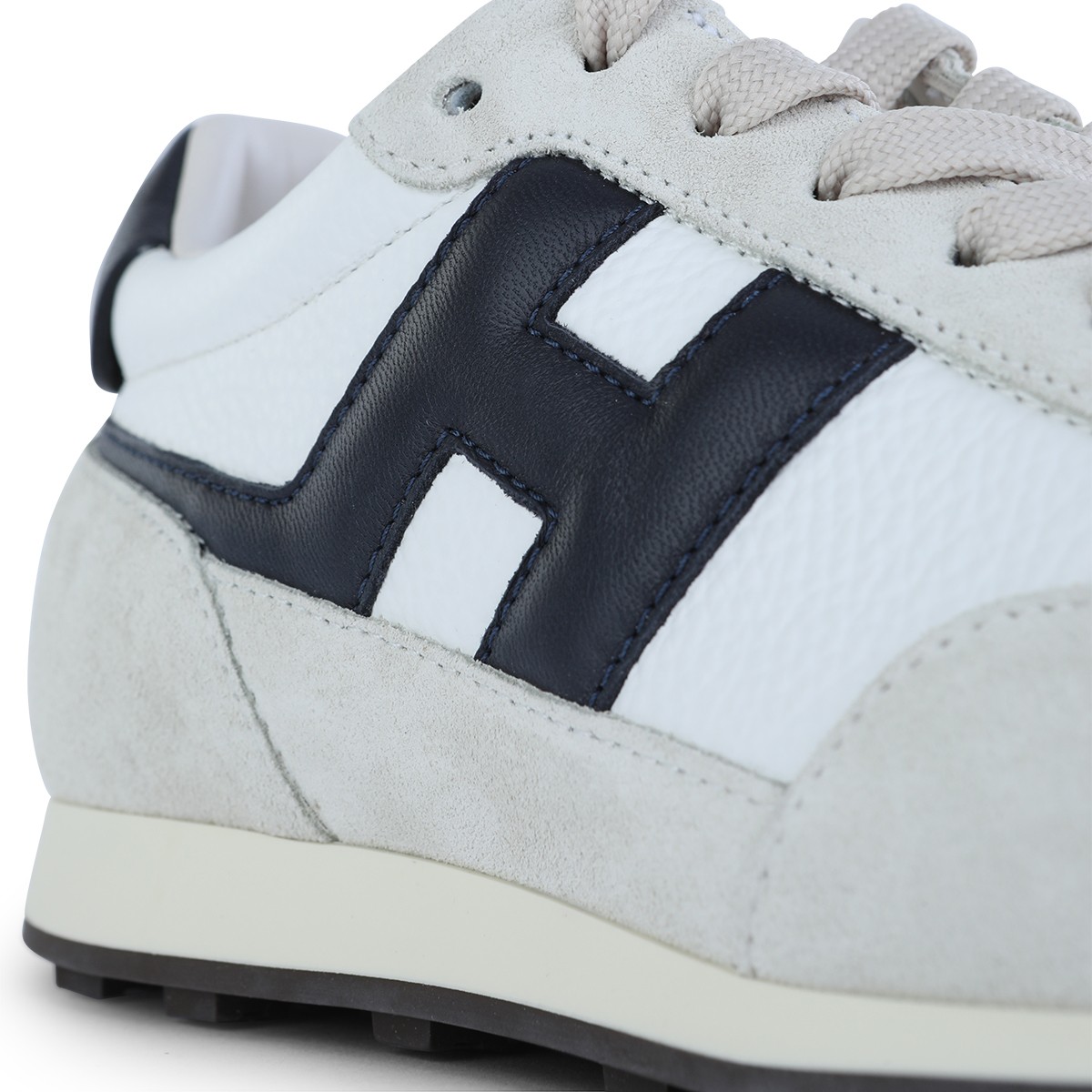 WHITE AND BLACK LEATHER SNEAKERS