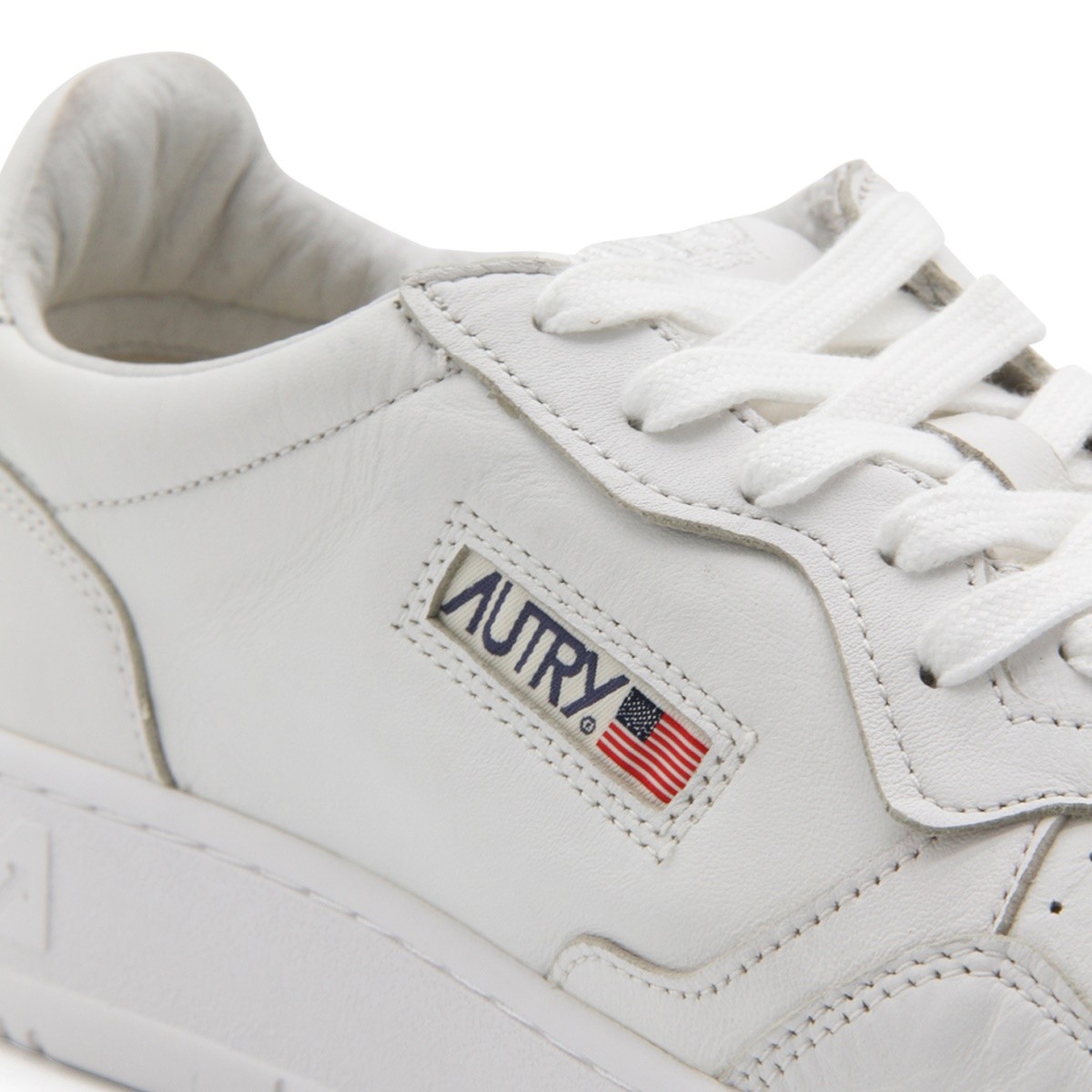 WHITE LEATHER MEDALIST SNEAKERS