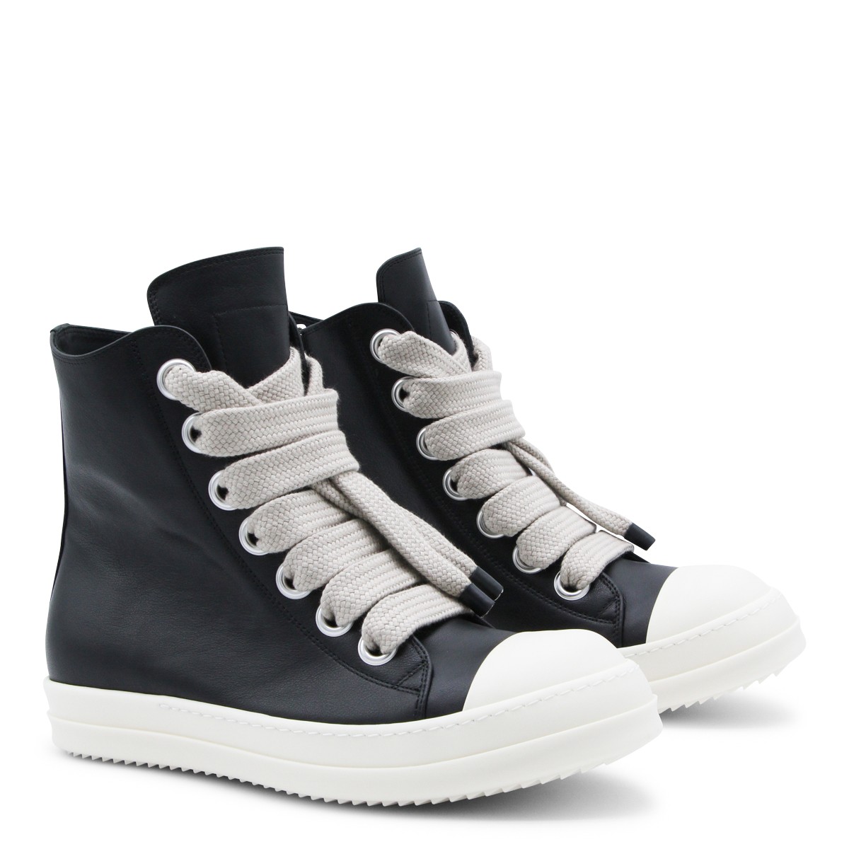 BLACK AND WHITE LEATHER SNEAKERS