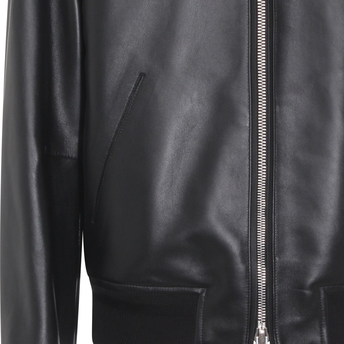 BLACK LEATHER JACKET